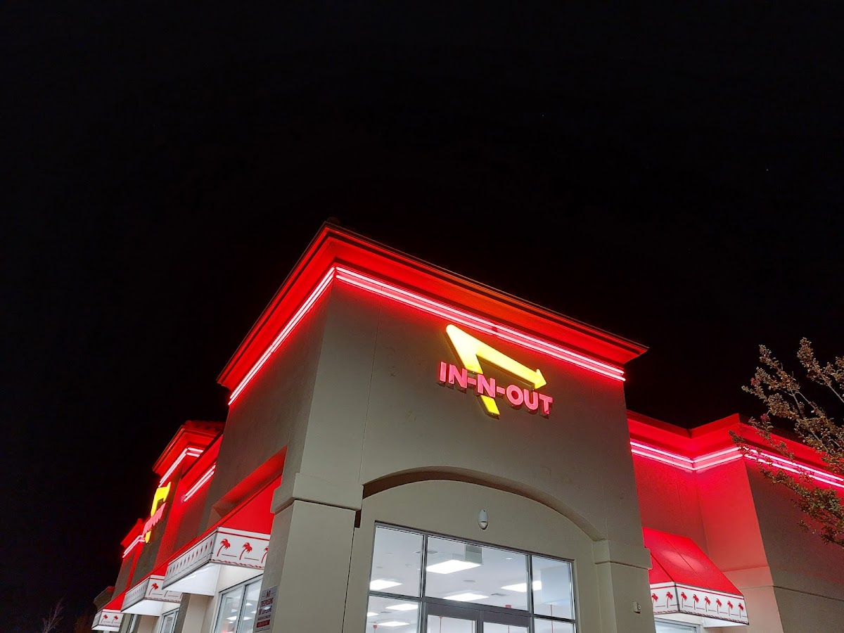 Redwood plaza